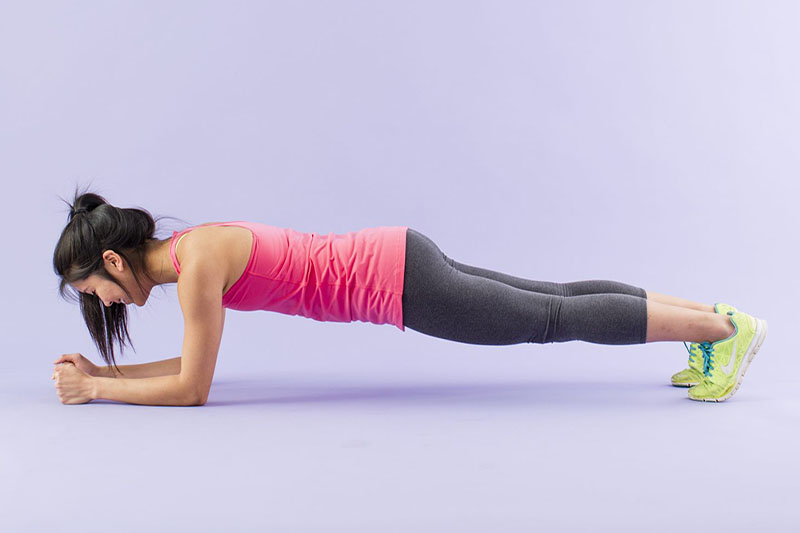 Plank là bài tập giảm cân toàn thân cho nữ cơ bản nhất