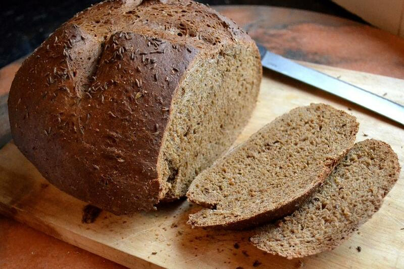 Bánh mì đen là bánh mì giảm cân được nhiều người ưa chuộng