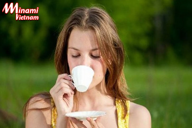 Thời điểm tốt nhất nên uống trà xanh giảm cân là vào buổi sáng và sau mỗi bữa ăn