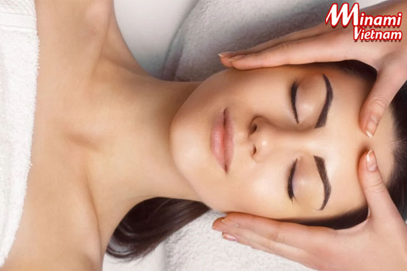 Massage là một trong những phương pháp giảm béo mặt cho nữ phổ biến hiện nay