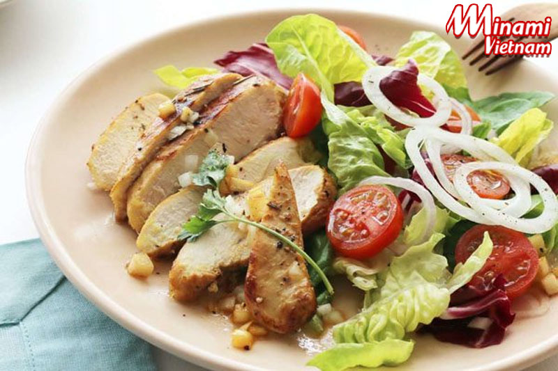 Salad là món ngon lý tưởng trong thực đơn Keto giảm cân 1 tuần