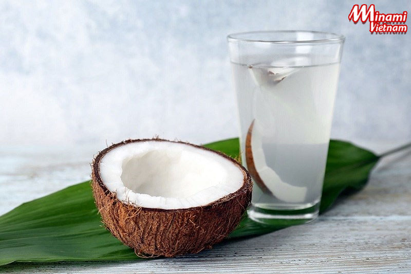 Giải đáp bệnh gout uống nước dừa vô cùng tốt cho sức khỏe