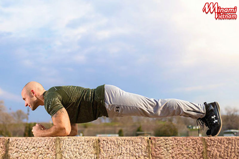 Plank giúp giảm cân toàn thân đơn giản nhất