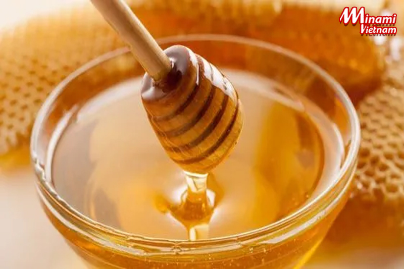 Mật ong tăng tốc độ đốt cháy mỡ thừa giúp giảm cân sau sinh nhanh chóng.