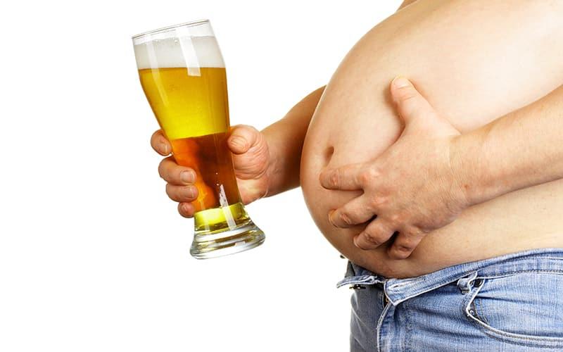 Uống nhiều bia có gây ra bụng bia không?