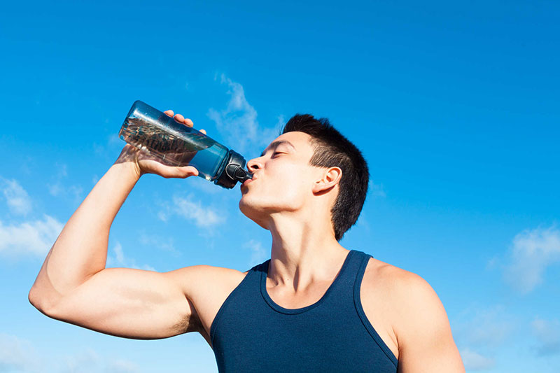 Nước rất quan trọng với cơ thể, đặc biệt trong quá trình giảm cân