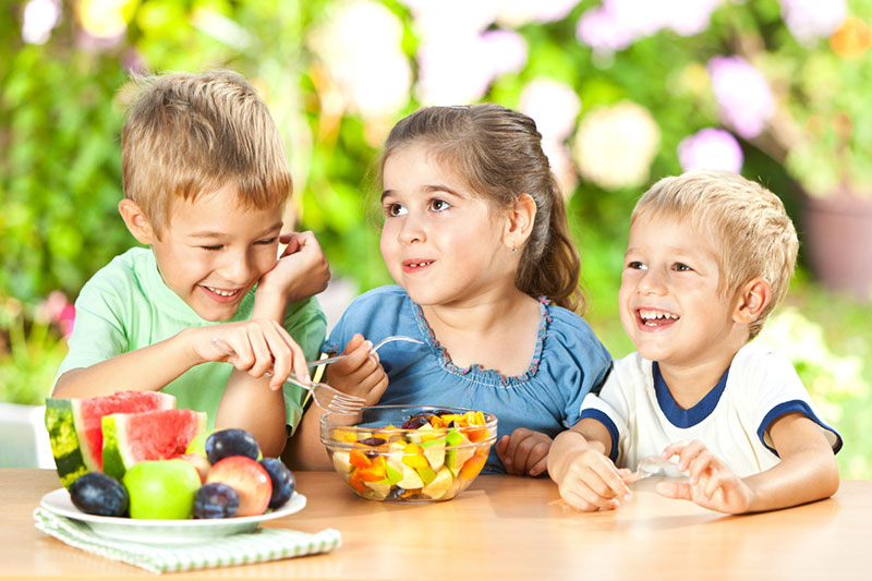 Chế độ ăn uống lành mạnh sẽ là phương pháp giảm cân an toàn cho trẻ em tuyệt vời